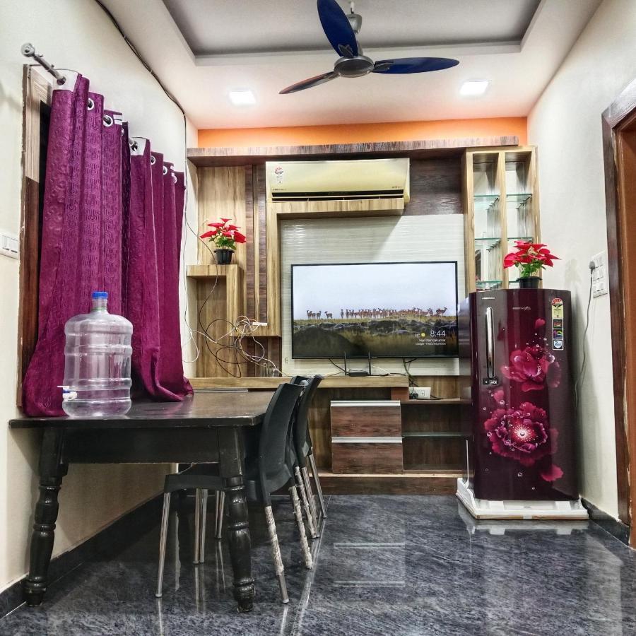 Vijayanagara Home Stay Хампи Экстерьер фото