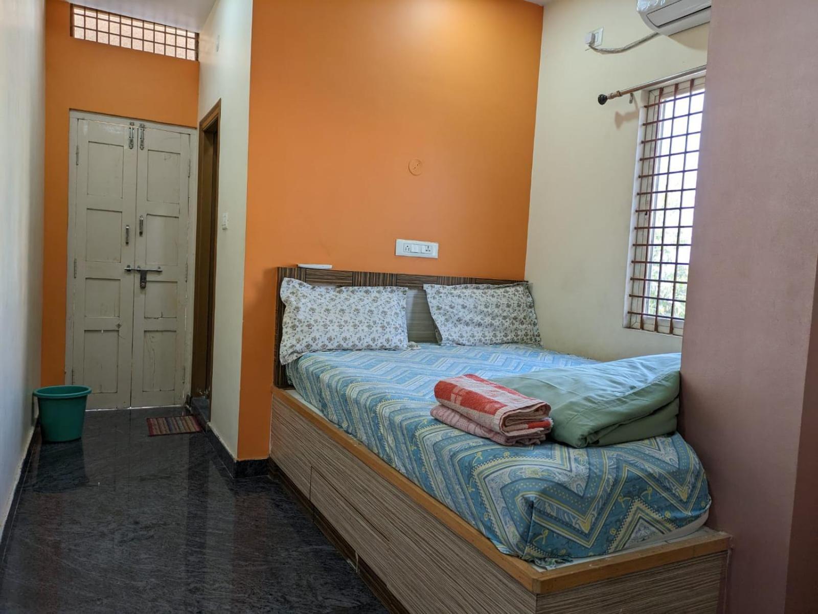 Vijayanagara Home Stay Хампи Экстерьер фото