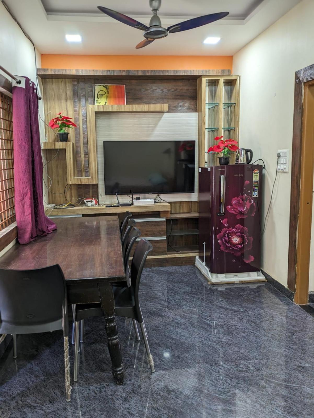 Vijayanagara Home Stay Хампи Экстерьер фото