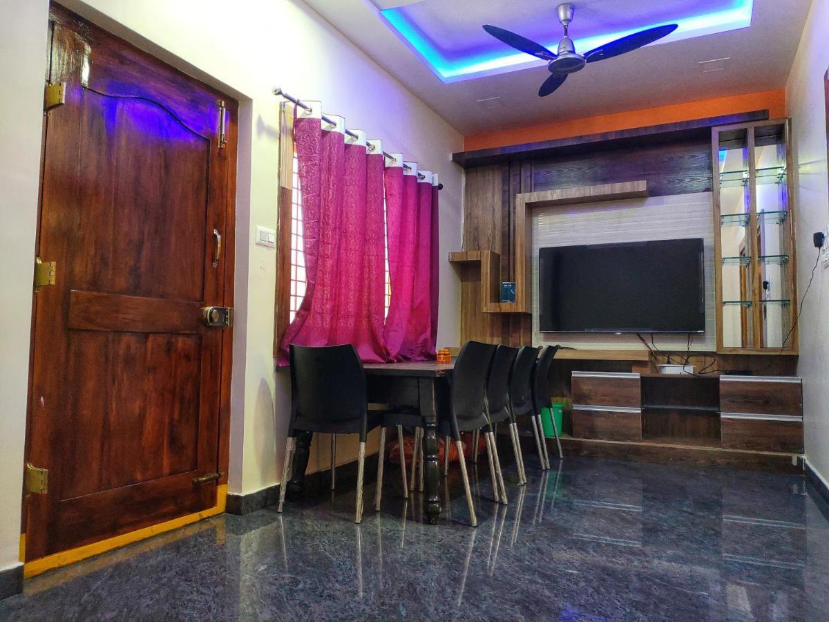 Vijayanagara Home Stay Хампи Экстерьер фото